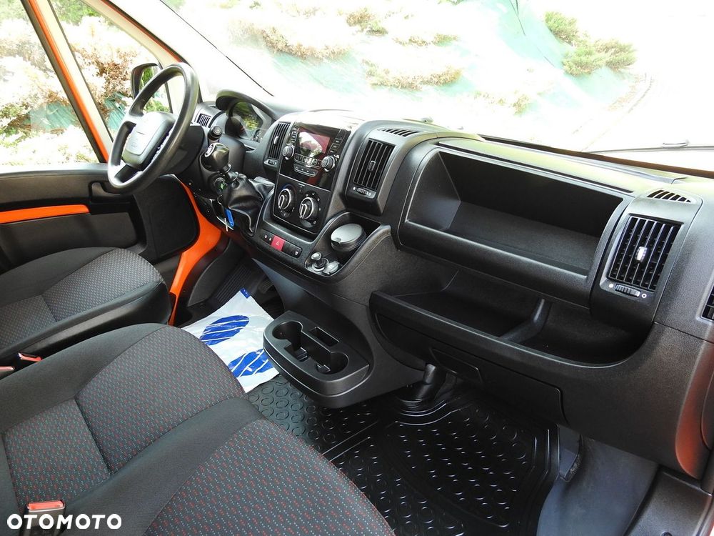 Peugeot BOXER FURGON BRYGADÓWKA  7 MIEJSC KLIMATYZACJA  120KM - 33