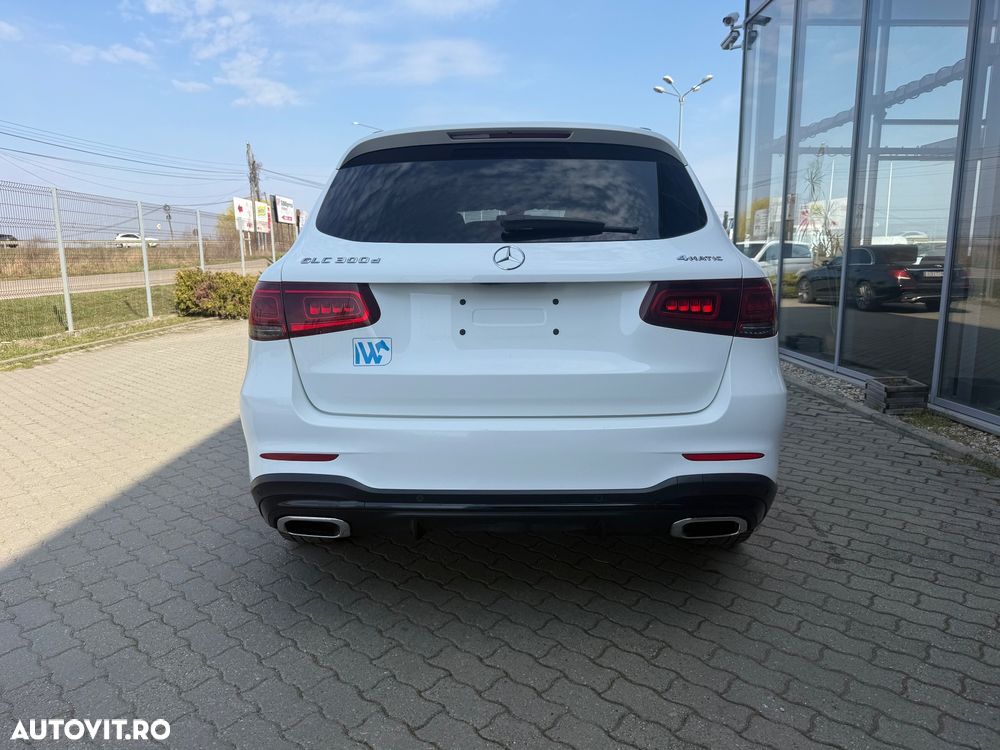 Mercedes-Benz GLC 300 d 4MATIC 9G-TRONIC AMG Line Plus - 11