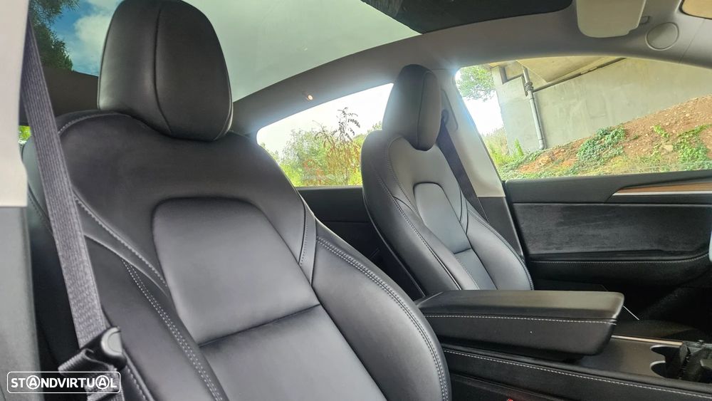 Tesla Model Y Long Range Dual Motor AWD - 33