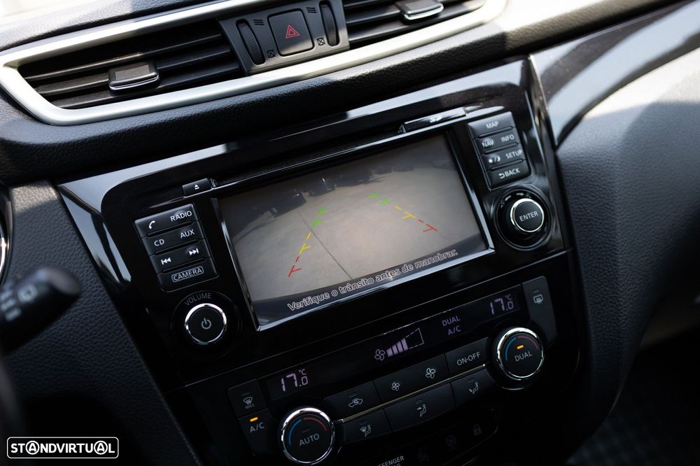 Nissan Qashqai 1.5 dCi N-Connecta - 17