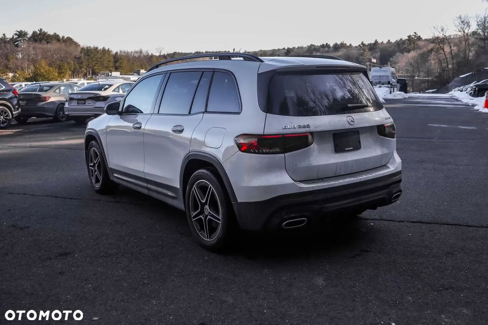 Mercedes-Benz GLB 250 4Matic 8G-DCT AMG Line - 4