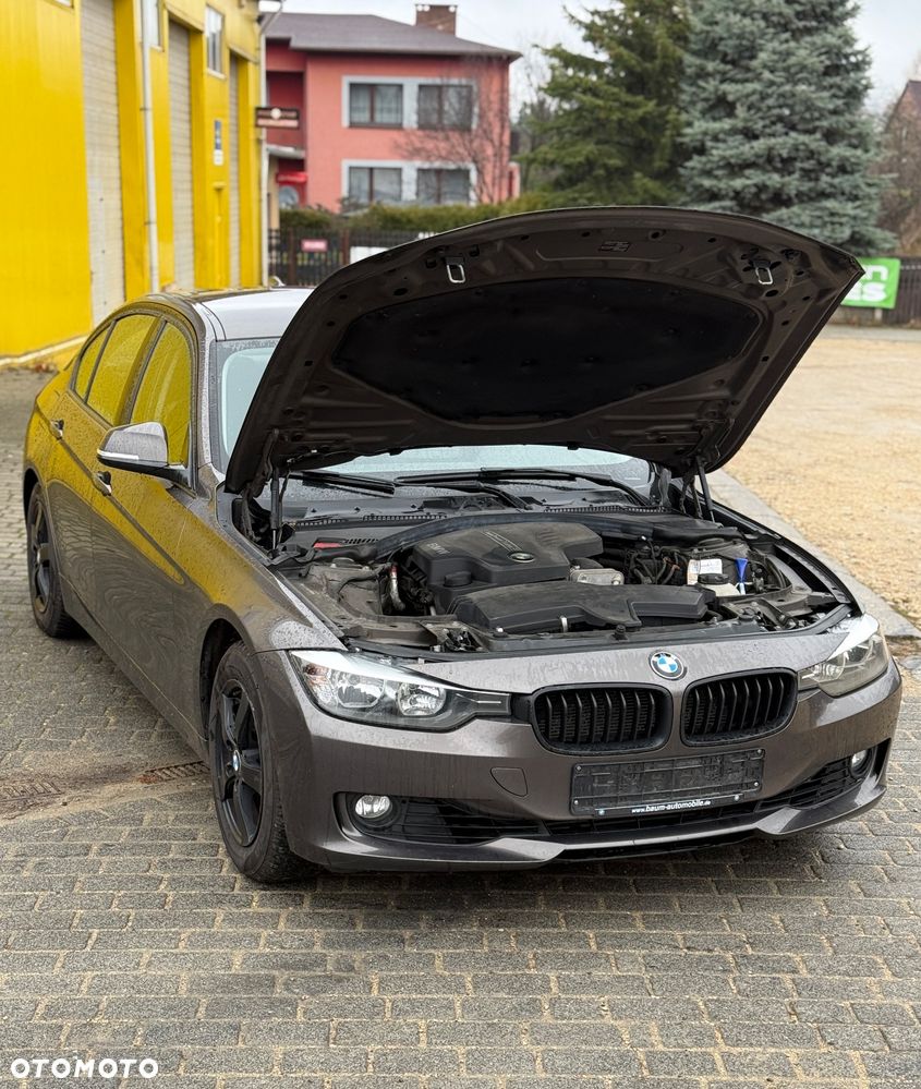 BMW Seria 3 320i xDrive - 6