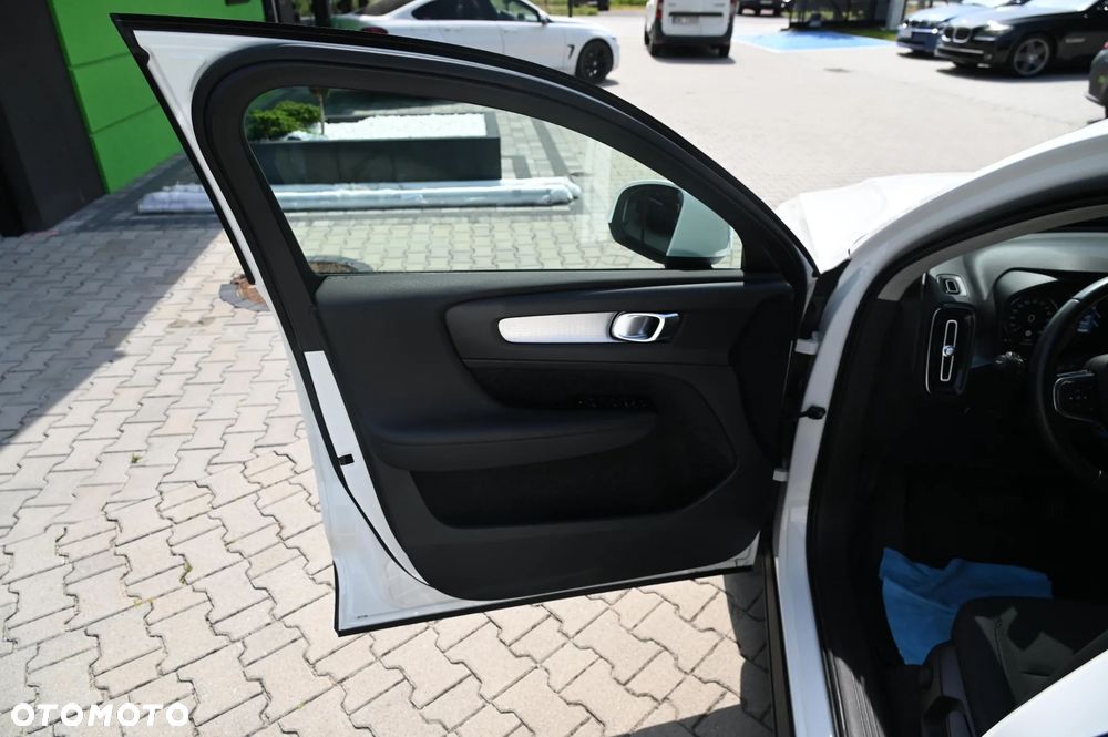 Volvo XC 40 T3 Momentum Core - 12