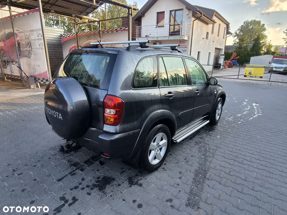 Toyota RAV4 - 4