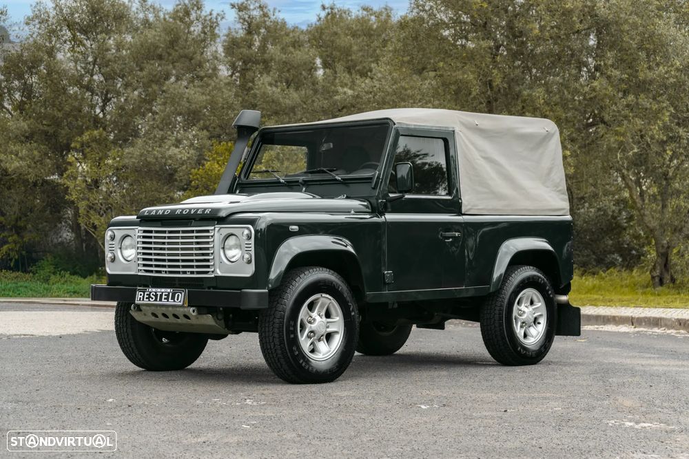 Land Rover Defender - 1