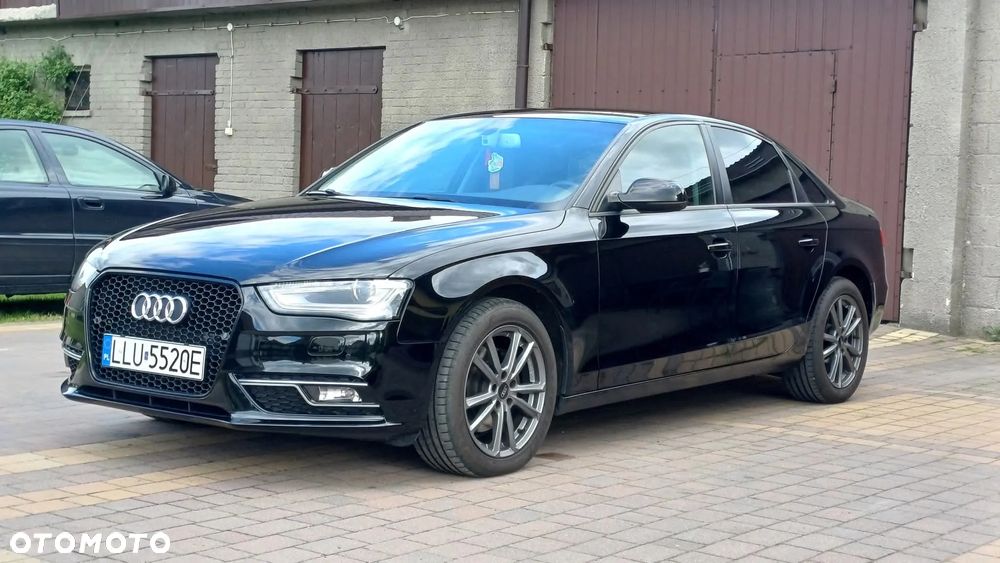 Audi A4 Limousine - 1