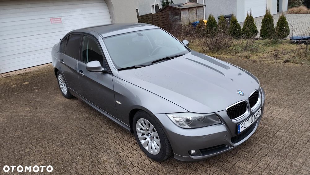BMW Seria 3 318d DPF Edition Sport - 34
