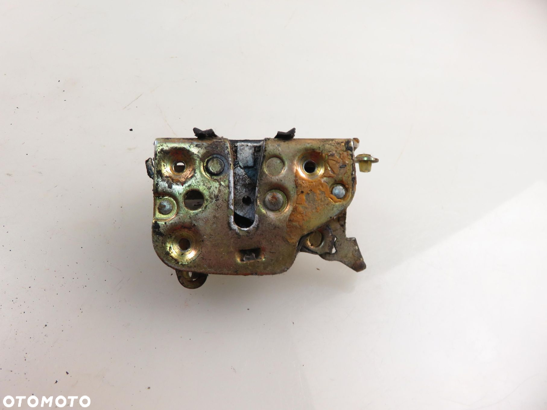 ZAMEK PRAWY PRZEDNI NISSAN PATROL III/1 Hardtop (K160) - 3