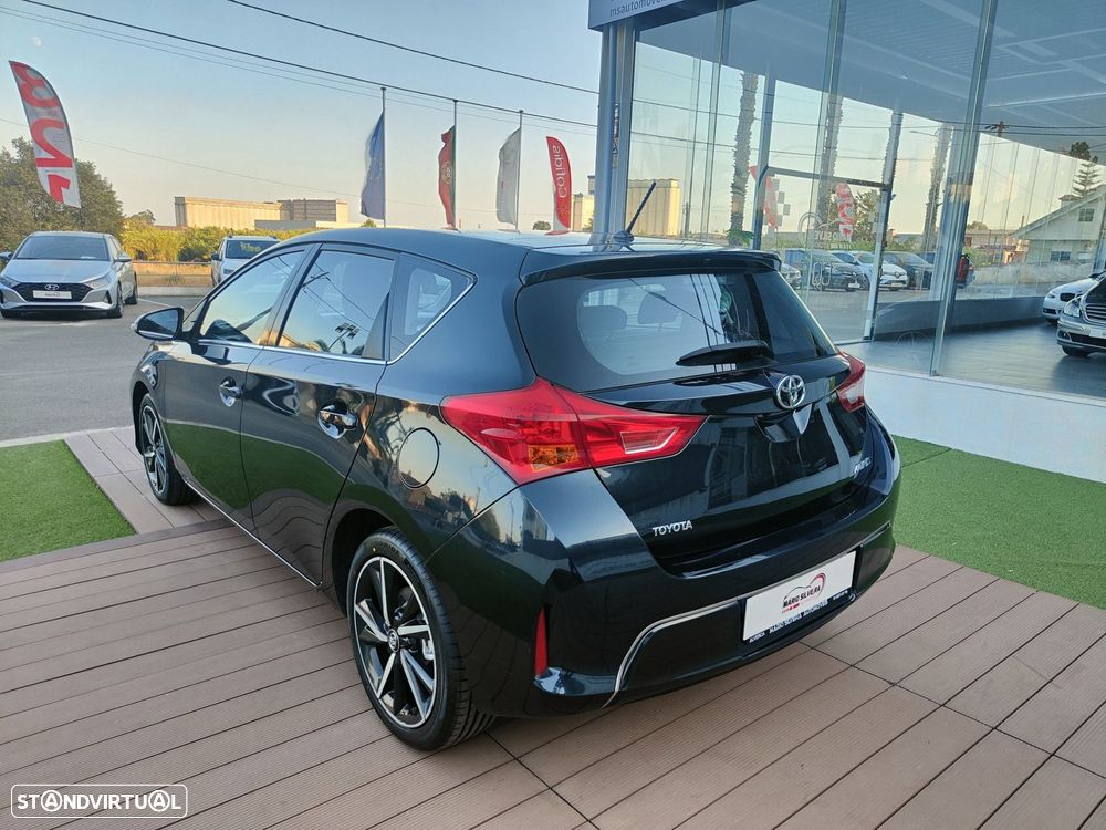 Toyota Auris 1.4 D-4D Com.+P.Sport+Navi - 14