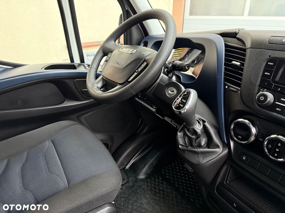 Iveco Daily Izoterma Winda - 23