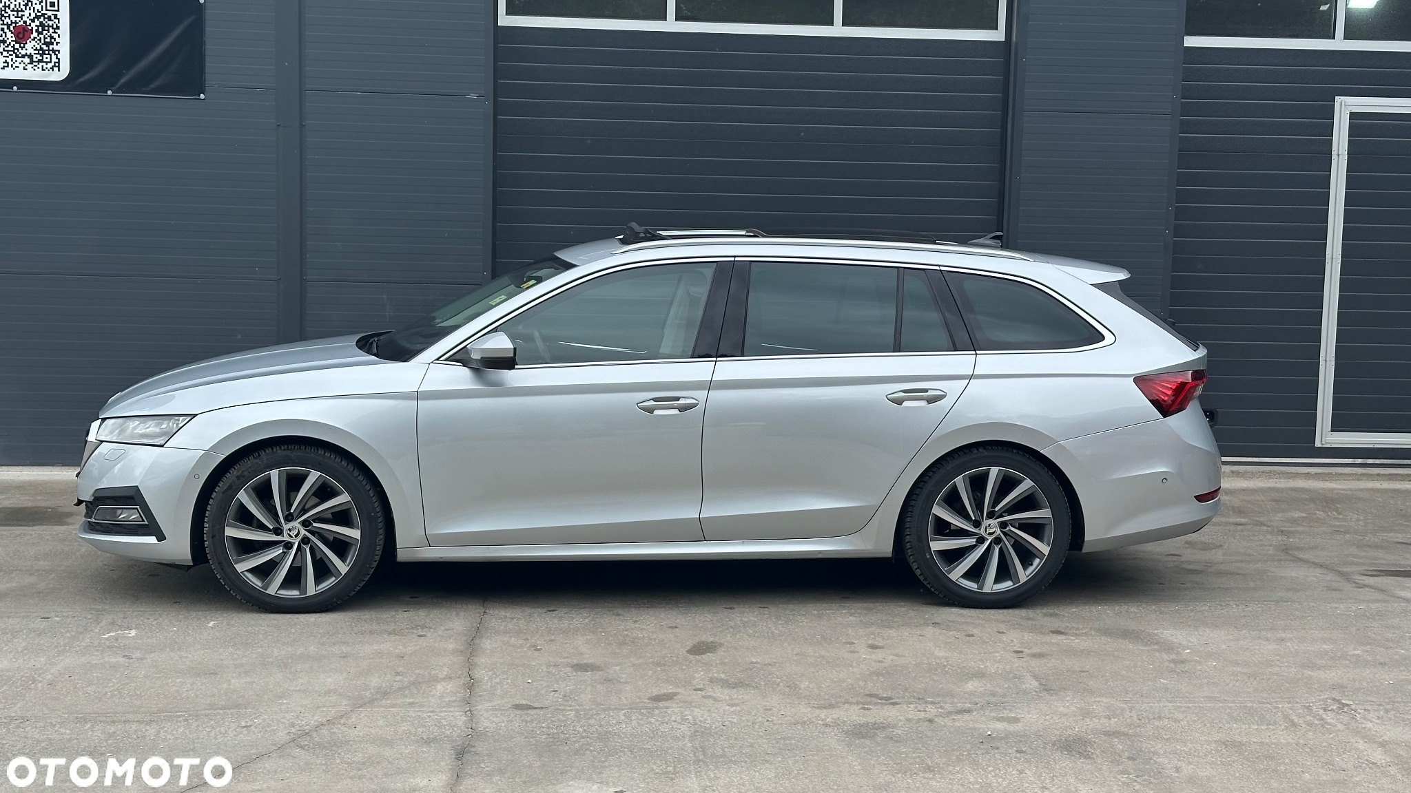 Skoda Octavia Combi 2.0 TDI DSG Exclusive Plus - 4