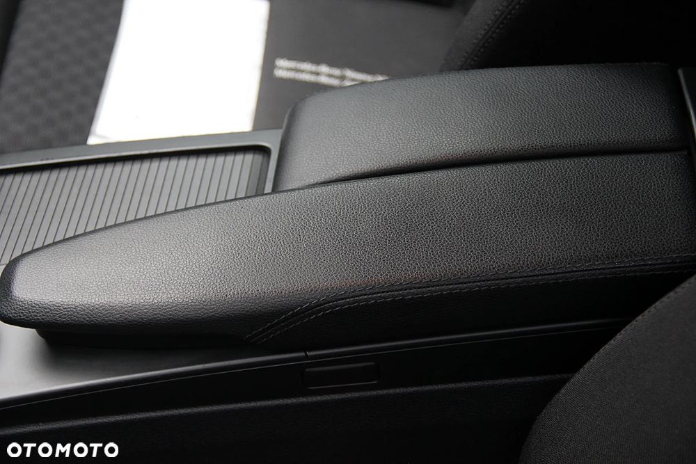 Mercedes-Benz Klasa E 200 Kompressor Elegance - 30