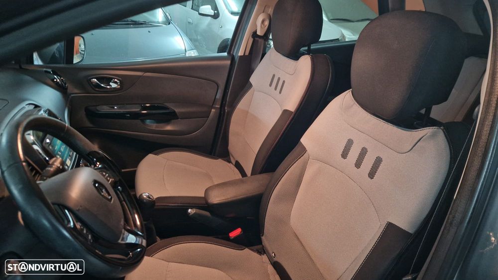 Renault Captur 1.5 dCi Exclusive - 14