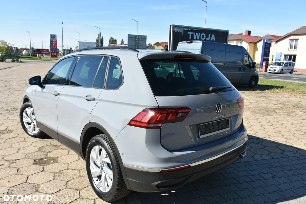 Volkswagen Tiguan - 4