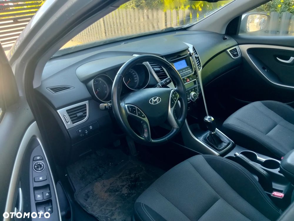 Hyundai i30 blue Kombi 1.6 CRDi YES Silver - 5