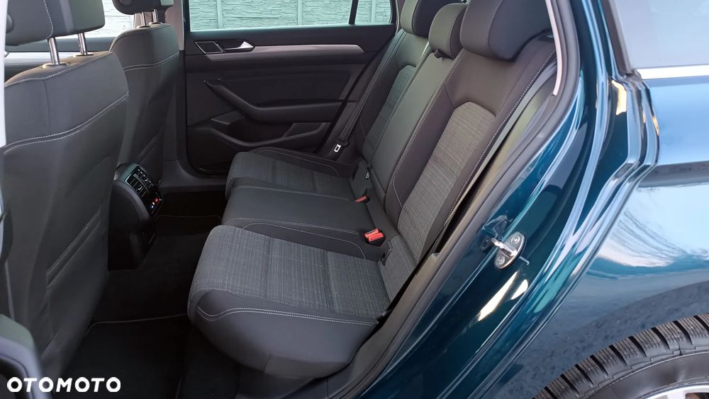 Volkswagen Passat Variant 2.0 TDI SCR DSG Business - 14