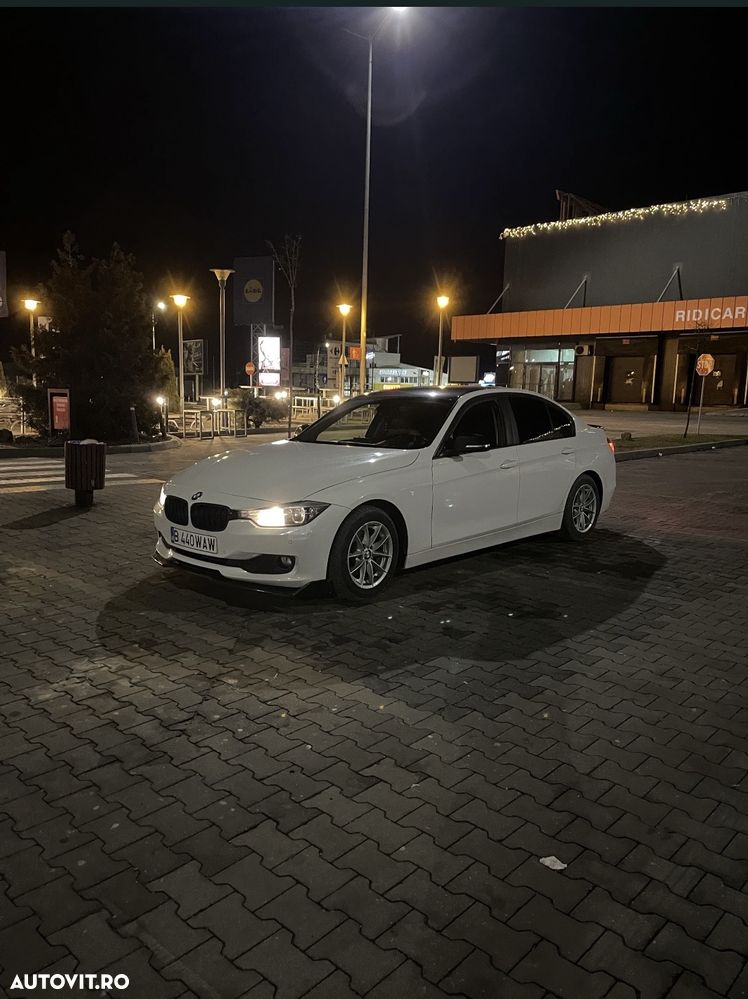 BMW Seria 3 320d EfficientDynamics Edition - 3