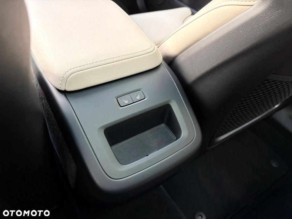 Volvo XC 60 B5 B AWD Plus Dark - 24