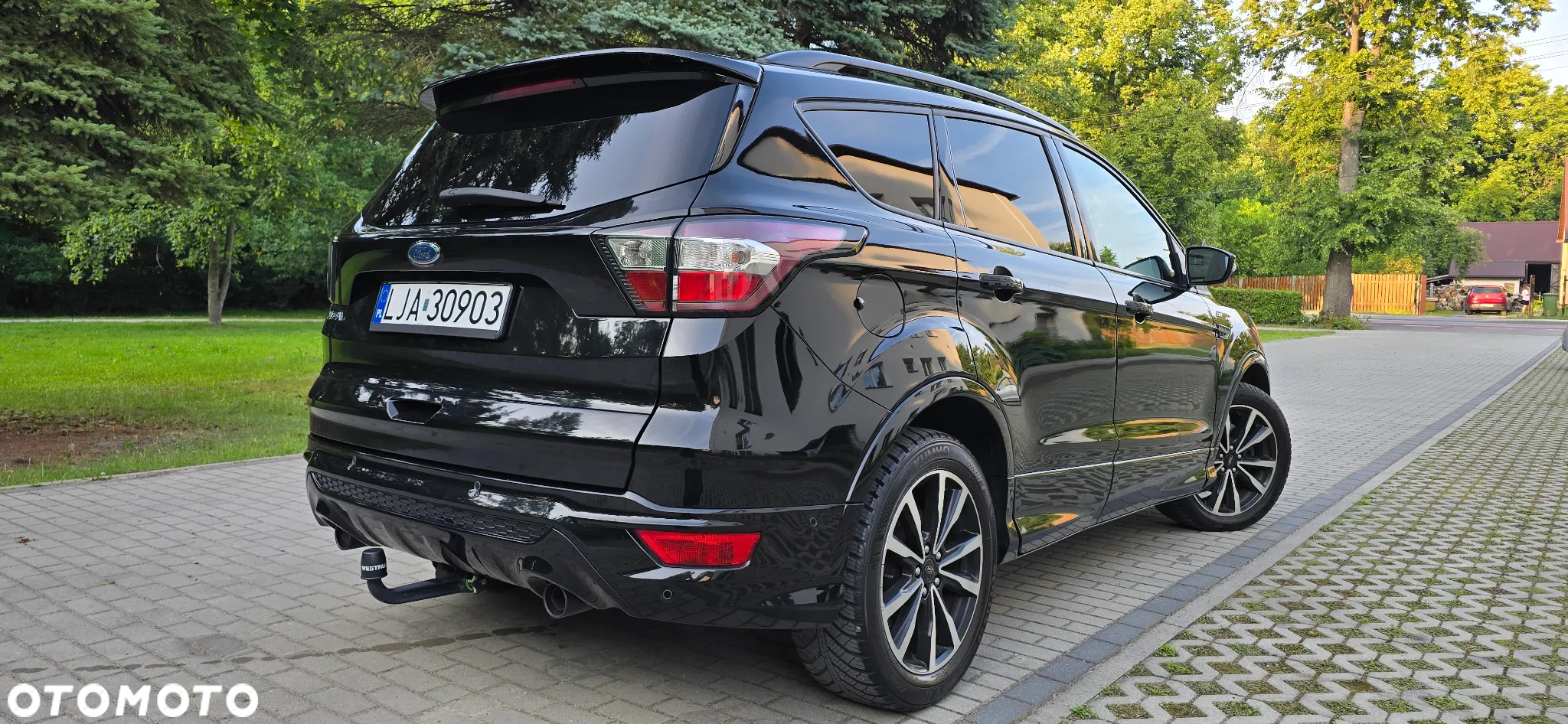 Ford Kuga 2.0 TDCi 2x4 ST-Line - 4