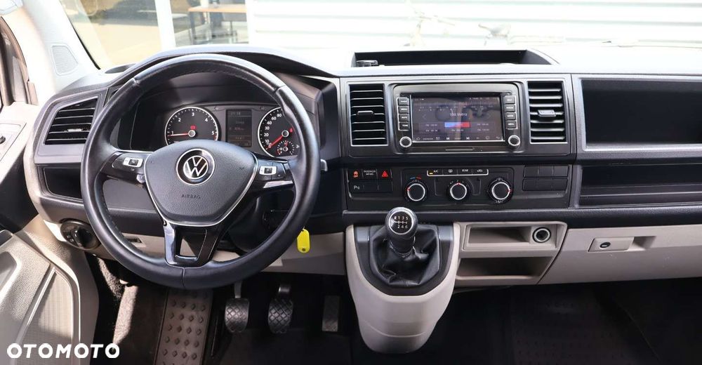 Volkswagen Caravelle - 25