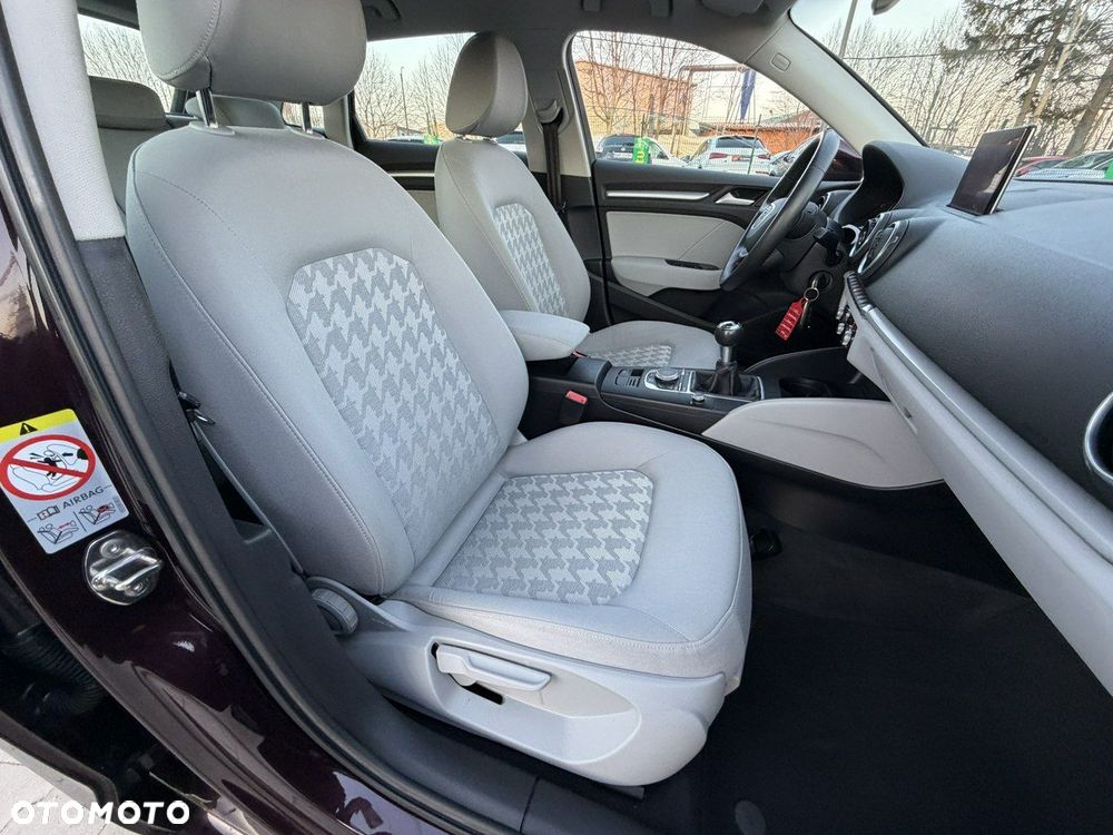 Audi A3 Sportback 1.6 TDI DPF Attraction - 36