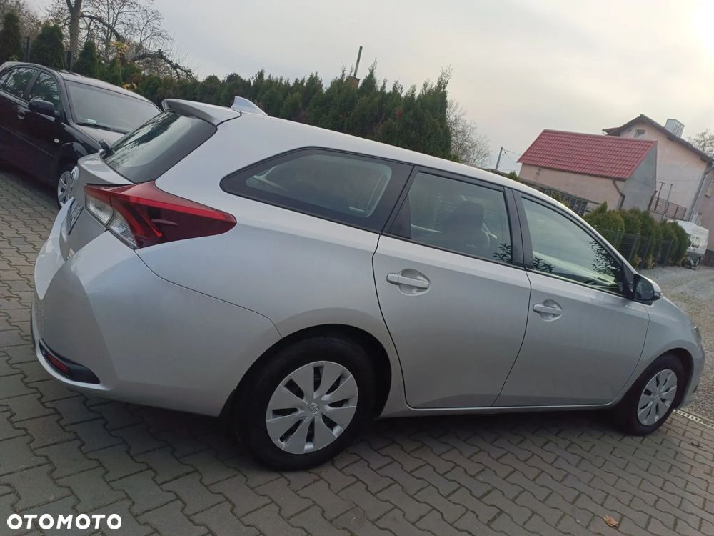 Toyota Auris 1.6 Active - 13