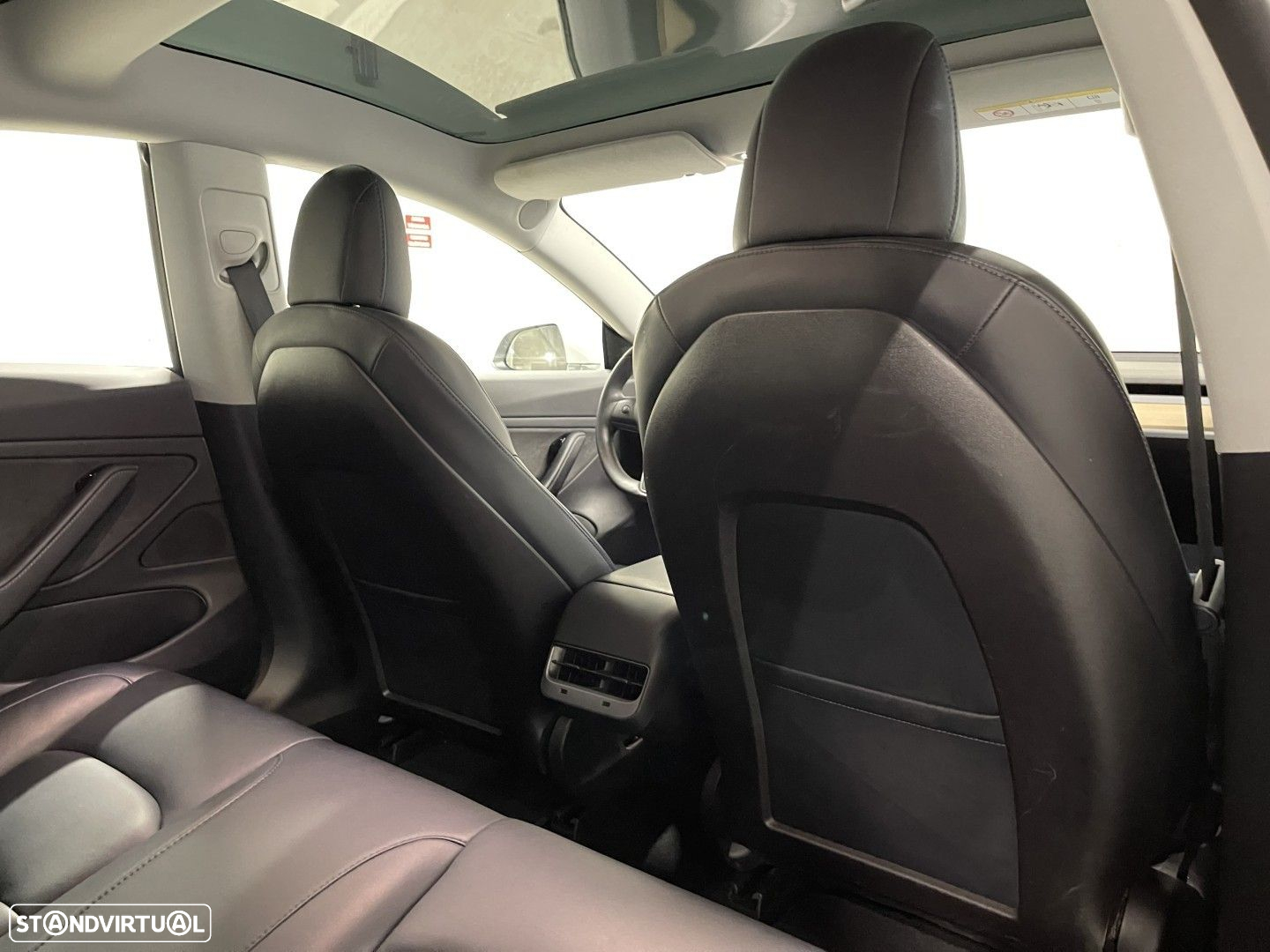 Tesla Model 3 - 50
