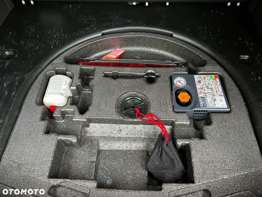 Ford Kuga 2.0 TDCi 4x4 Titanium - 17