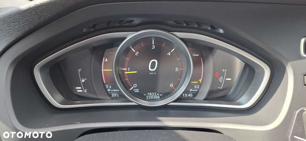 Volvo V40 D4 Momentum - 17