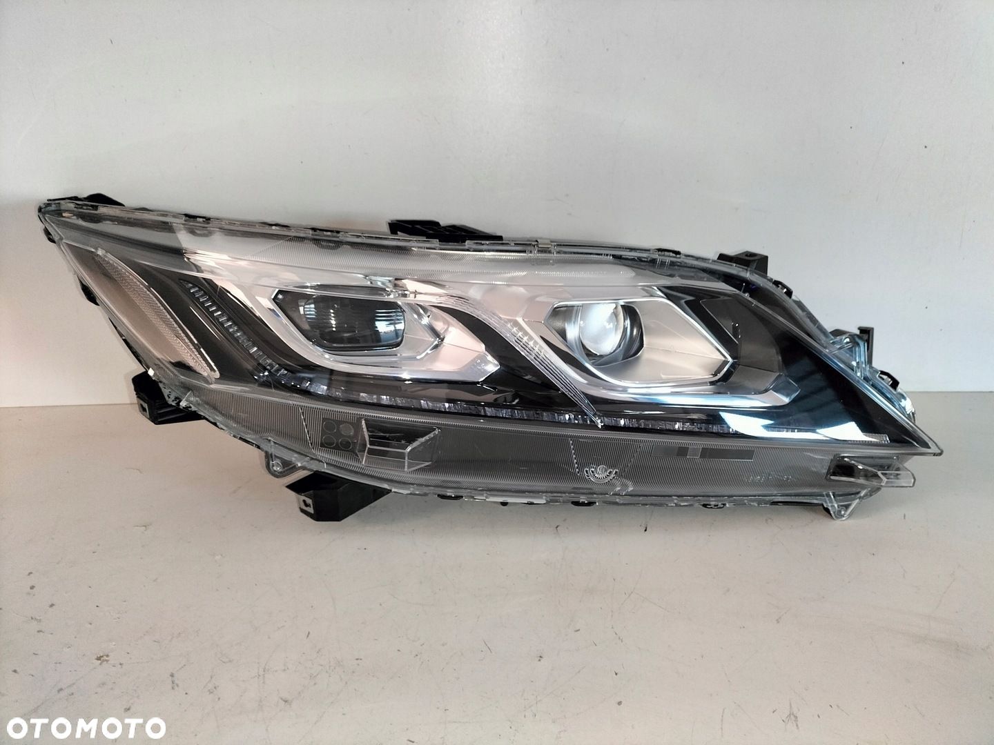 Lampa przednia reflektor prawa MITSUBISHI ECLIPSE CROSS 17- FULL LED - 1