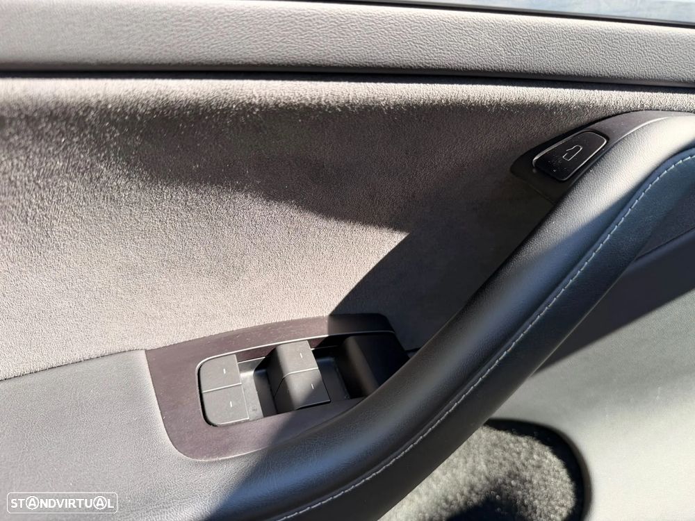 Tesla Model Y Long Range Dual Motor AWD - 38