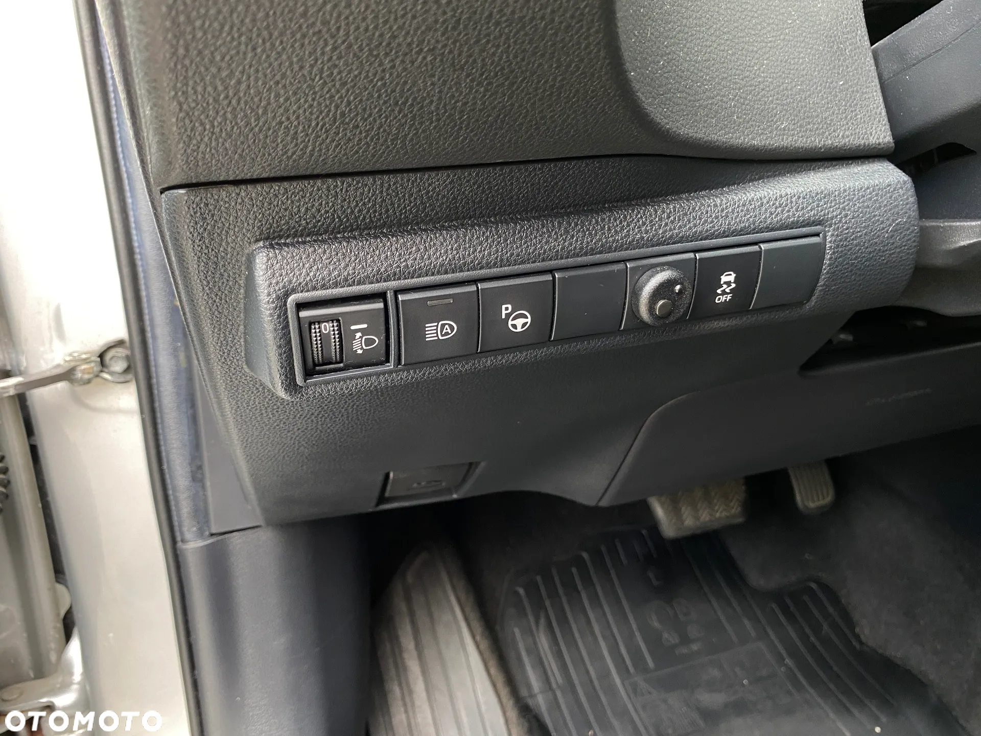 Toyota Corolla 1.8 Hybrid Comfort - 10