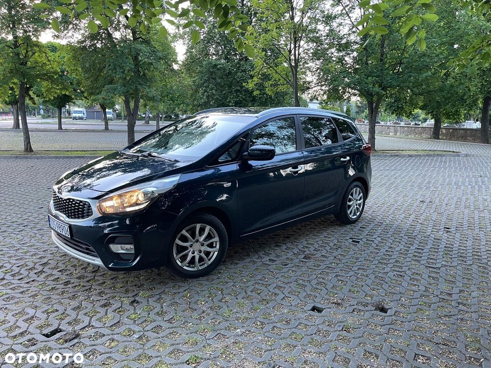 Kia Carens 1.6 GDI Dream-Team Edition - 11