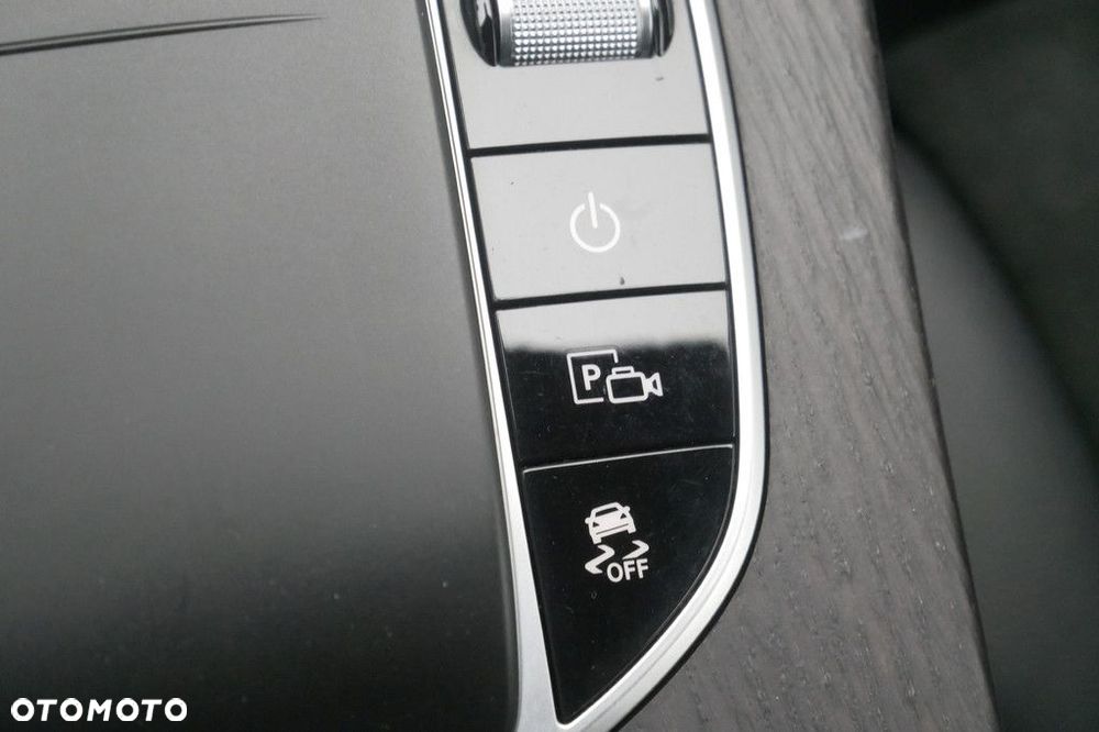 Mercedes-Benz GLC - 24