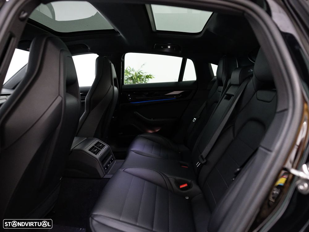 Porsche Panamera 4 E-Hybrid - 22