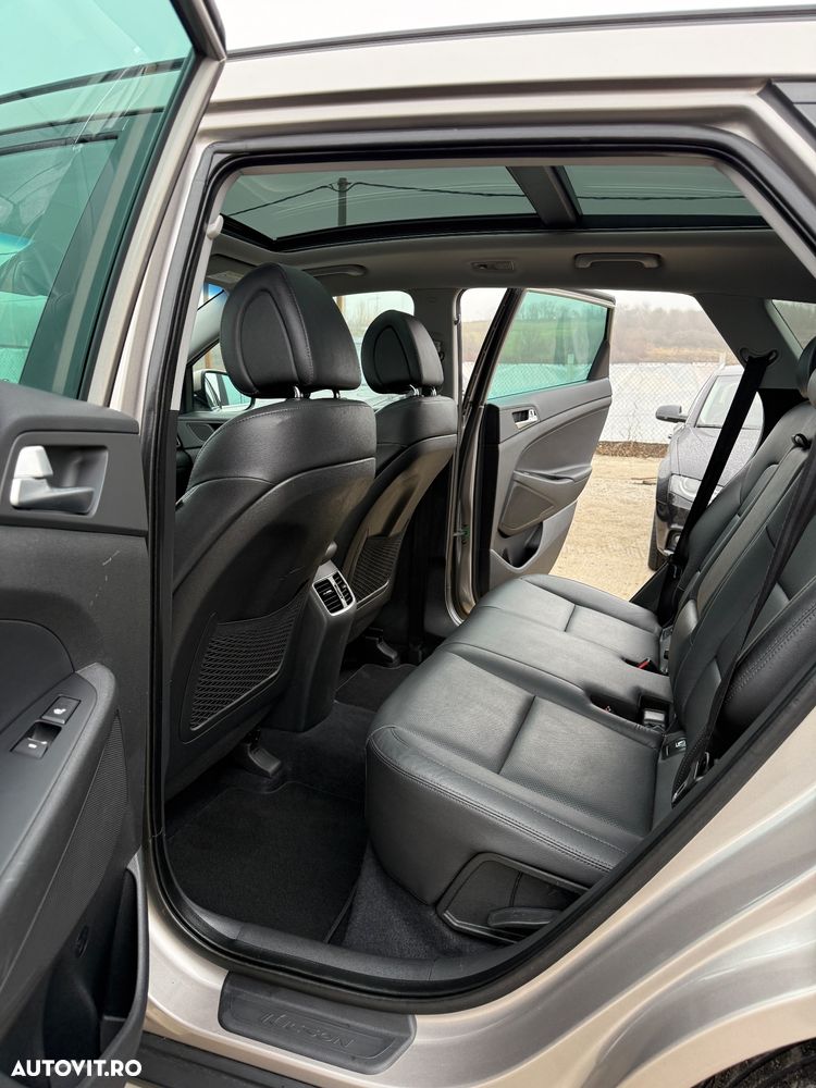 Hyundai Tucson 2.0 CRDI 4WD Automatik Advantage - 9