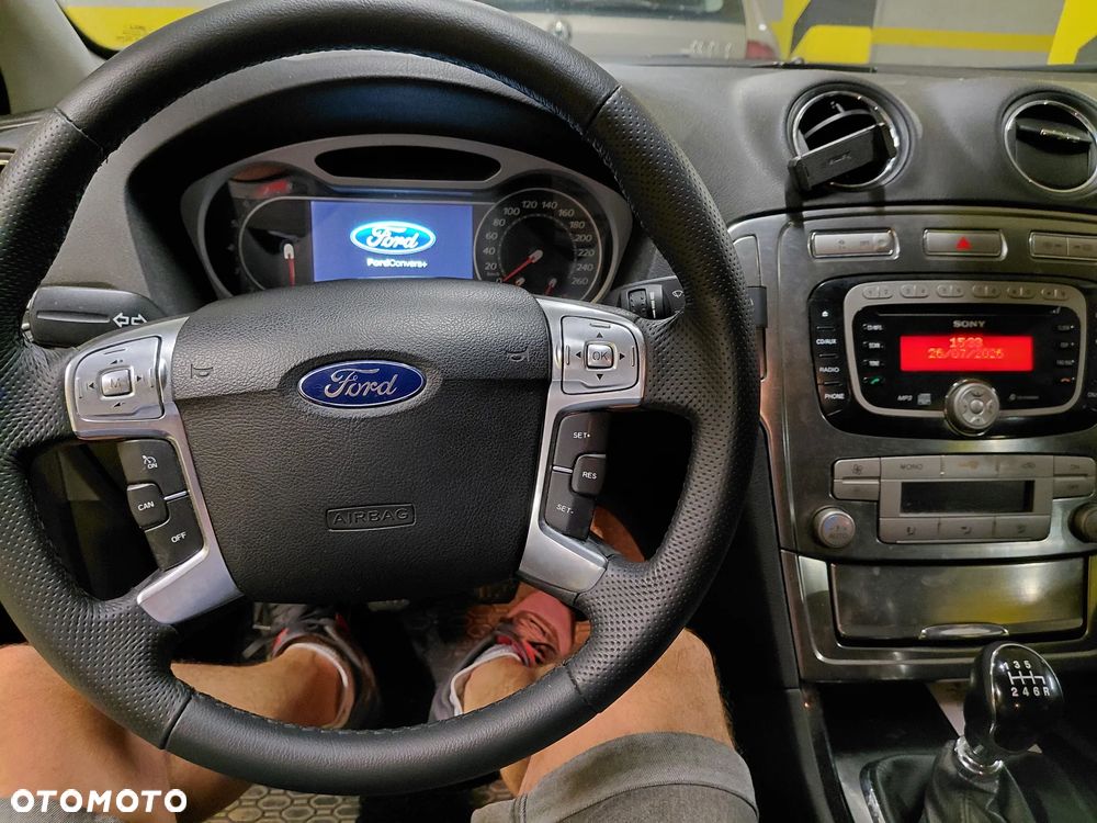 Ford Mondeo 2.5 Titanium - 19