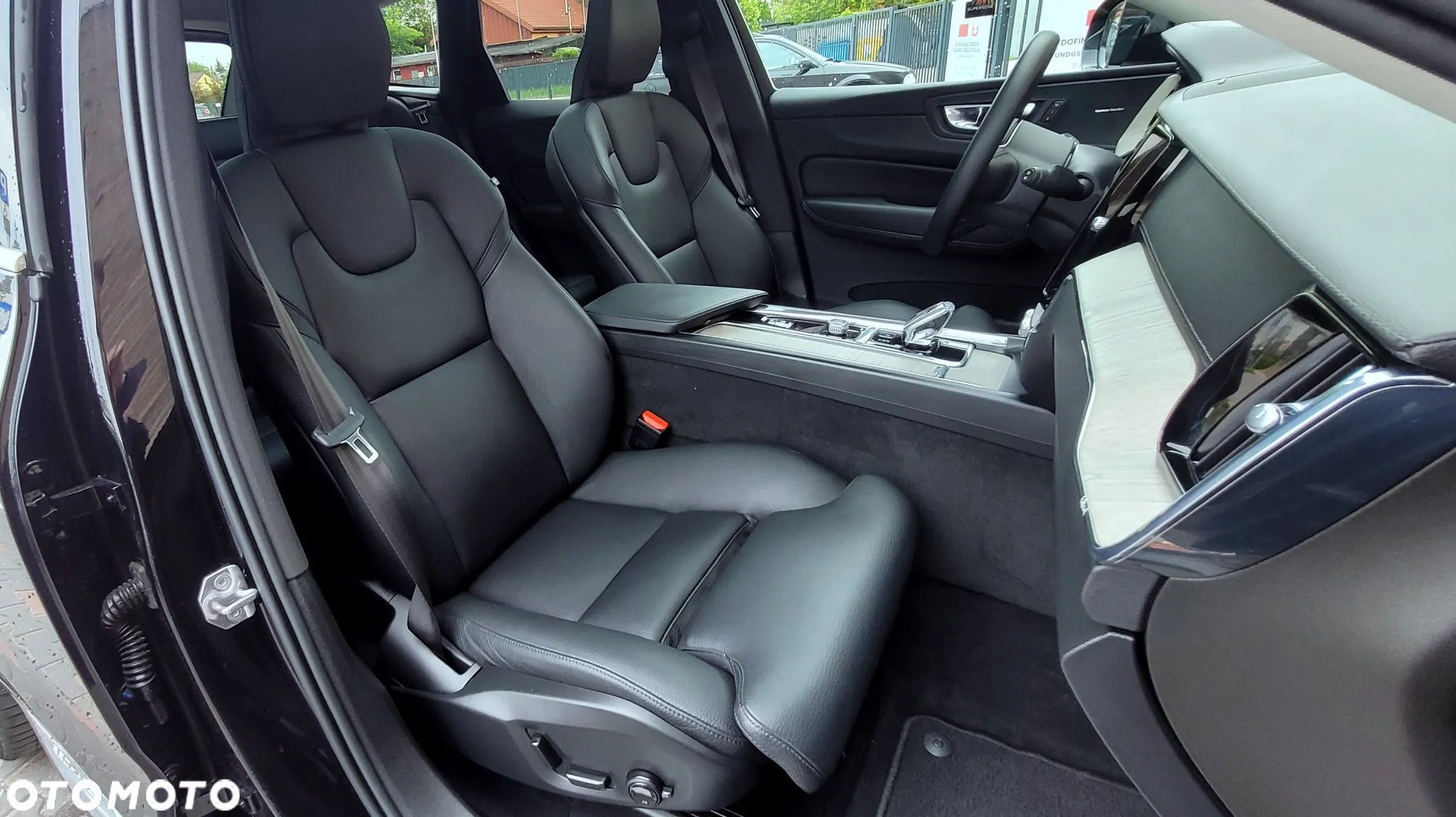 Volvo XC 60 T6 AWD Plug-In Hybrid Inscription - 16