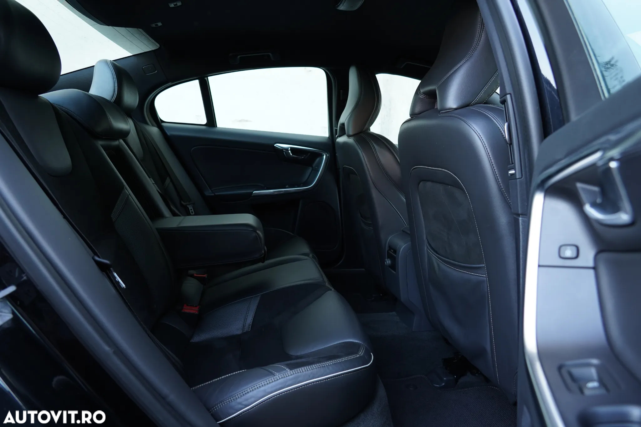 Volvo S60 D4 Geartronic RDesign - 8