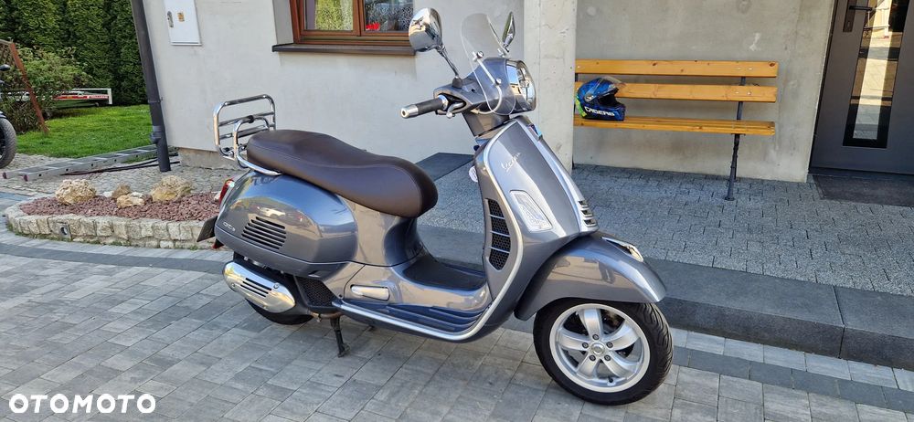 Piaggio Vespa - 10