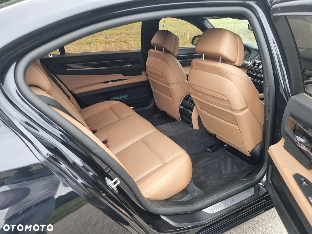 BMW Seria 7 740Li - 26