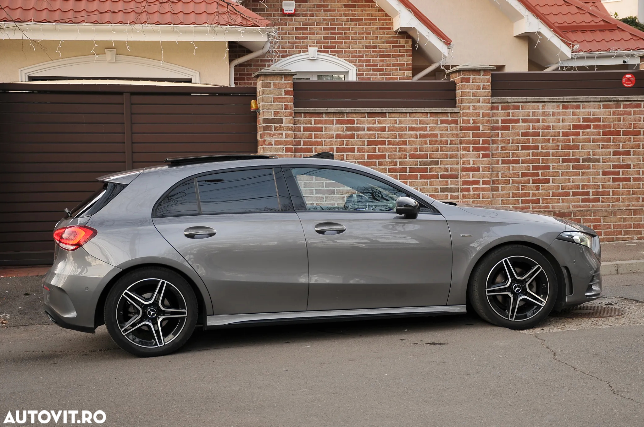 Mercedes-Benz A 220 d 4Matic 8G-DCT AMG Line - 6