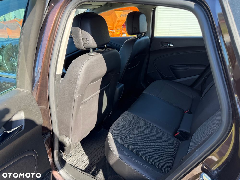 Opel Astra 1.4 T Cosmo - 26