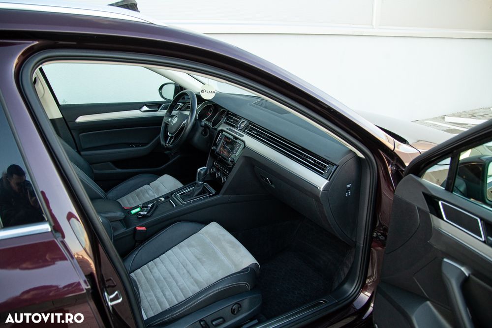 Volkswagen Passat Variant 2.0 TDI DSG 4Motion Highline - 11