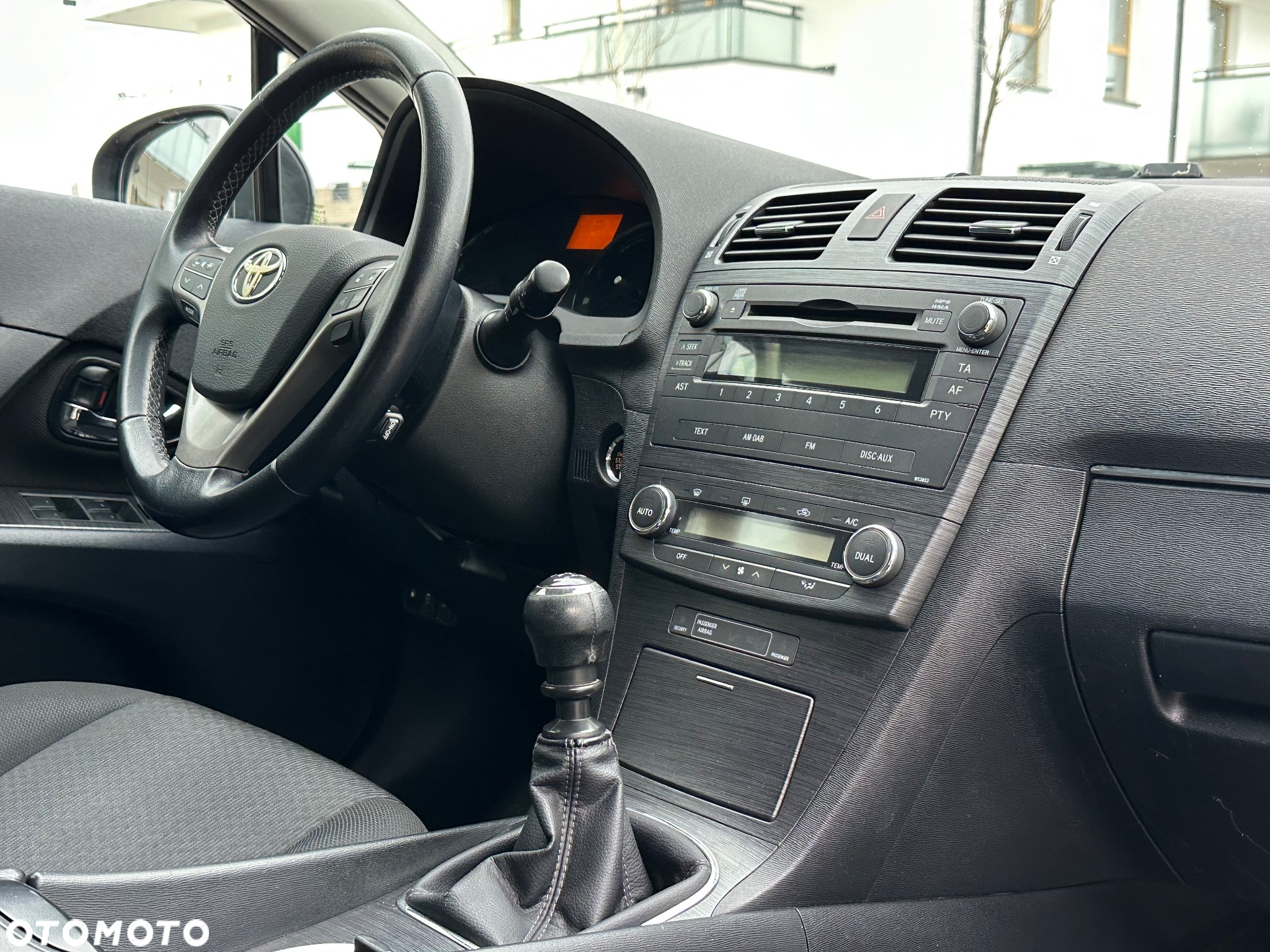 Toyota Avensis 2.0 D-4D Premium - 11