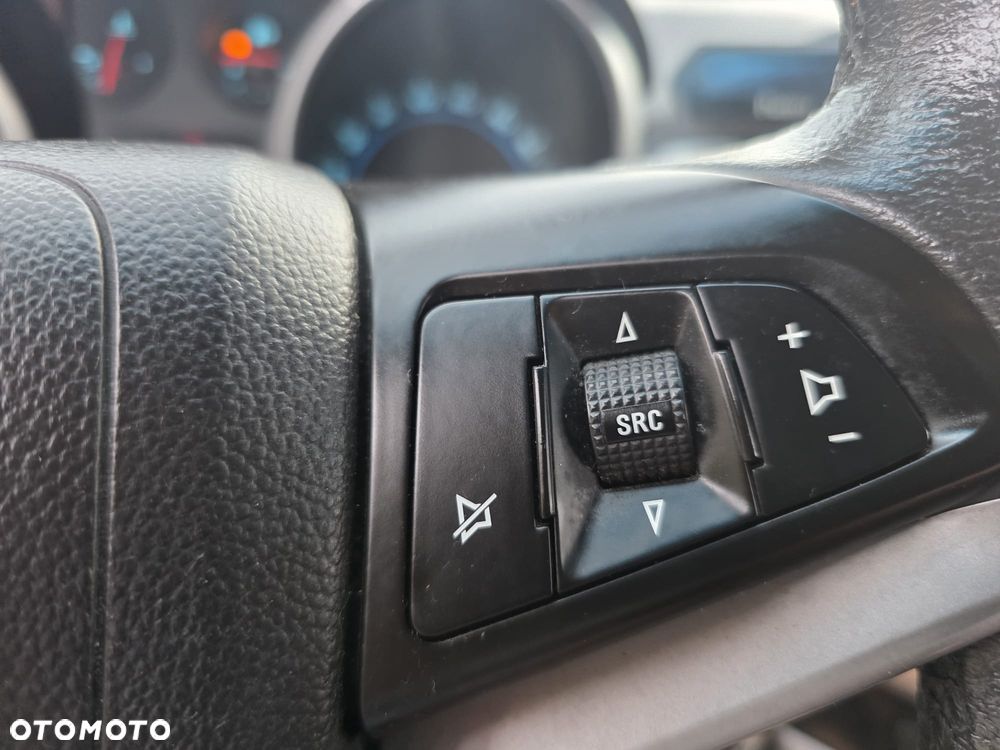 Chevrolet Cruze 1.6 LT+ - 32