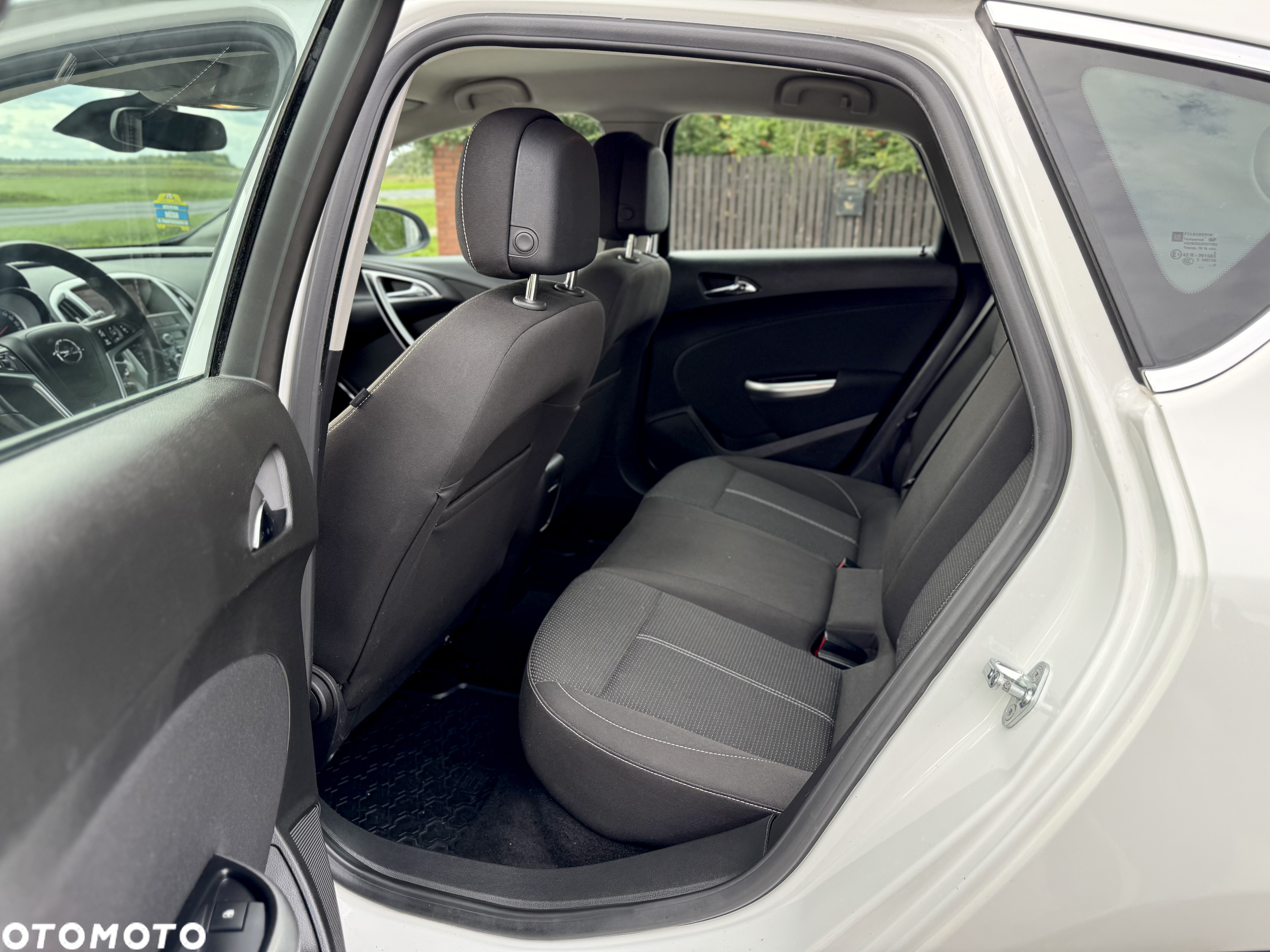 Opel Astra 1.6 Turbo Cosmo - 13