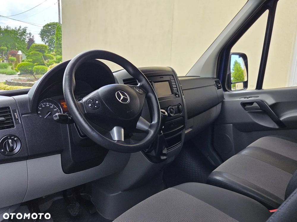 Mercedes-Benz Sprinter - 29