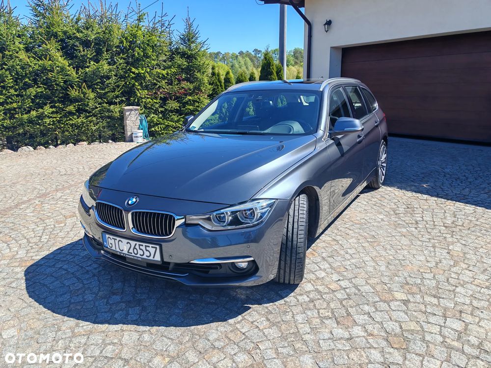 BMW Seria 3 330i xDrive Luxury Line - 2