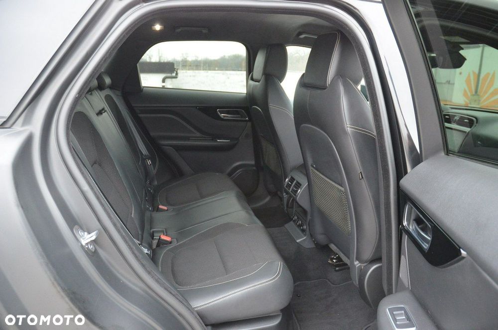 Jaguar F-Pace 2.0 i4P AWD R-Sport - 34